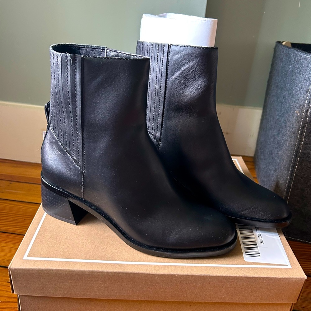 Dolce Vita waterproof Linny boot 7 wide black